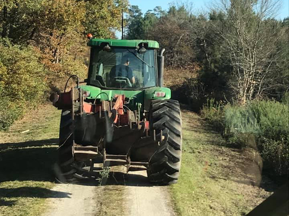 Entretien d'espaces verts par la SARL BERGER après un débroussaillage à Saintes